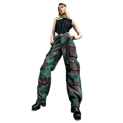 Cargo pants for women with sturdy side pockets and a modern color gradient Chic and Style