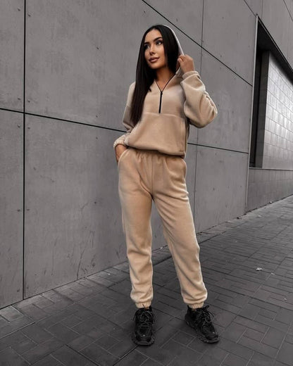 Ladies sporty hoodie with comfortable jogging pants Chic and Style