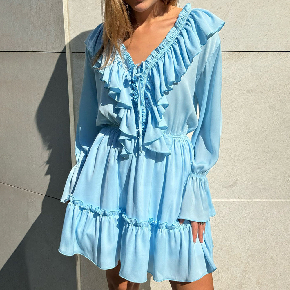 Robe à volants ludique pour femmes avec décolleté en V et manches bouffantes Chic und Stil