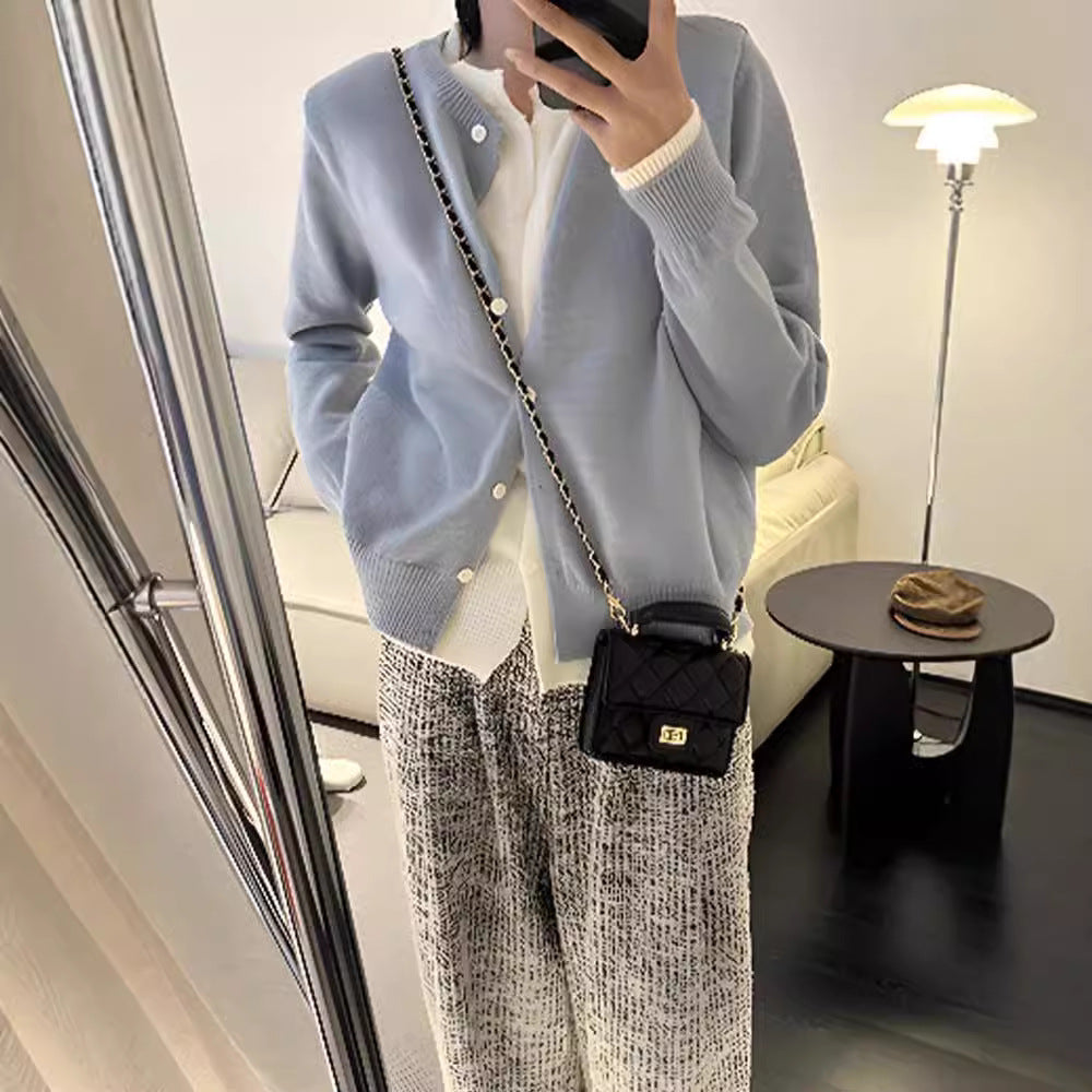 Dames elegante cardigan avec détails en bouton et matériau doux Chic und Stil