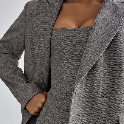 Ensemble blazer-robe pour femmes avec un haut ajusté et une coupe élégante Chic und Stil