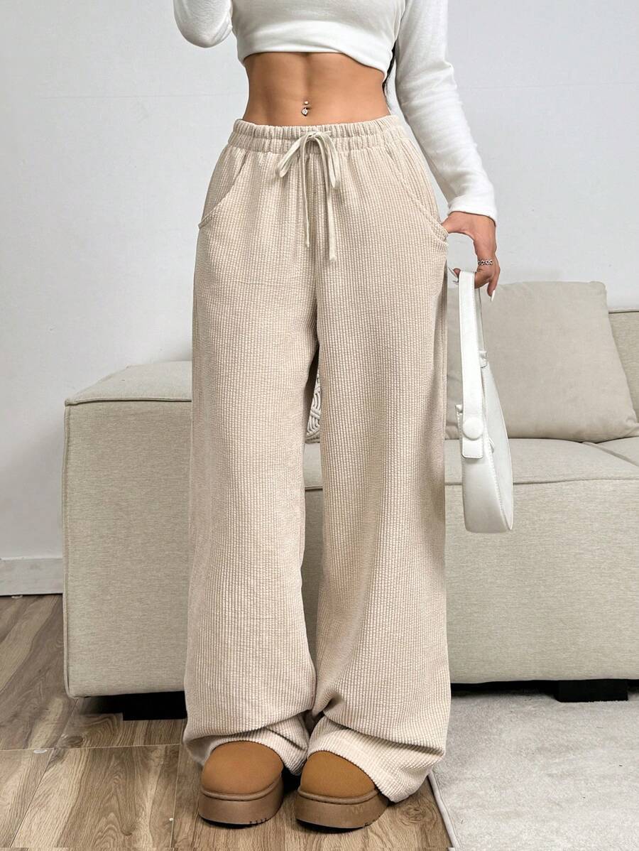 Women Comfortable Leisure Pants with Elastic Waist and Side Pockets Chic and Style