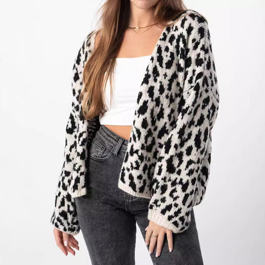 Dames gros tricoté Cardigan avec un motif léopard élégant et des détails oversize confortables Chic und Stil