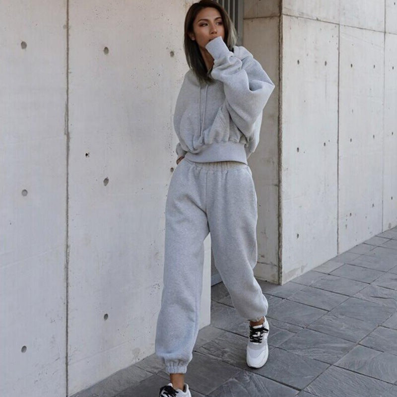 Femme Pull à capuche confortable avec coupe décontractée et poches pratiques Chic und Stil