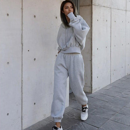 Femme Pull à capuche confortable avec coupe décontractée et poches pratiques Chic und Stil