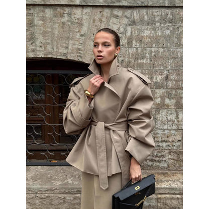 Dames grande taille trench-coat Chic und Stil