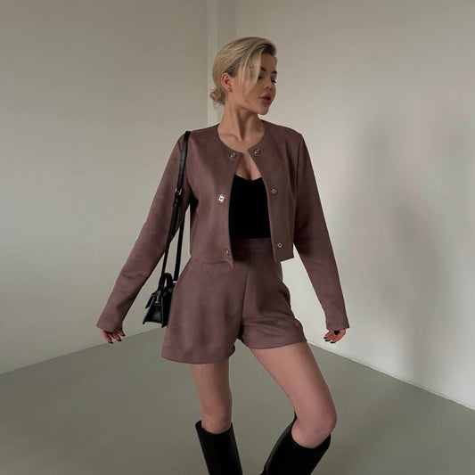 Blazer pour femmes avec une coupe élégante et des détails pratiques à boutons-pression Chic und Stil