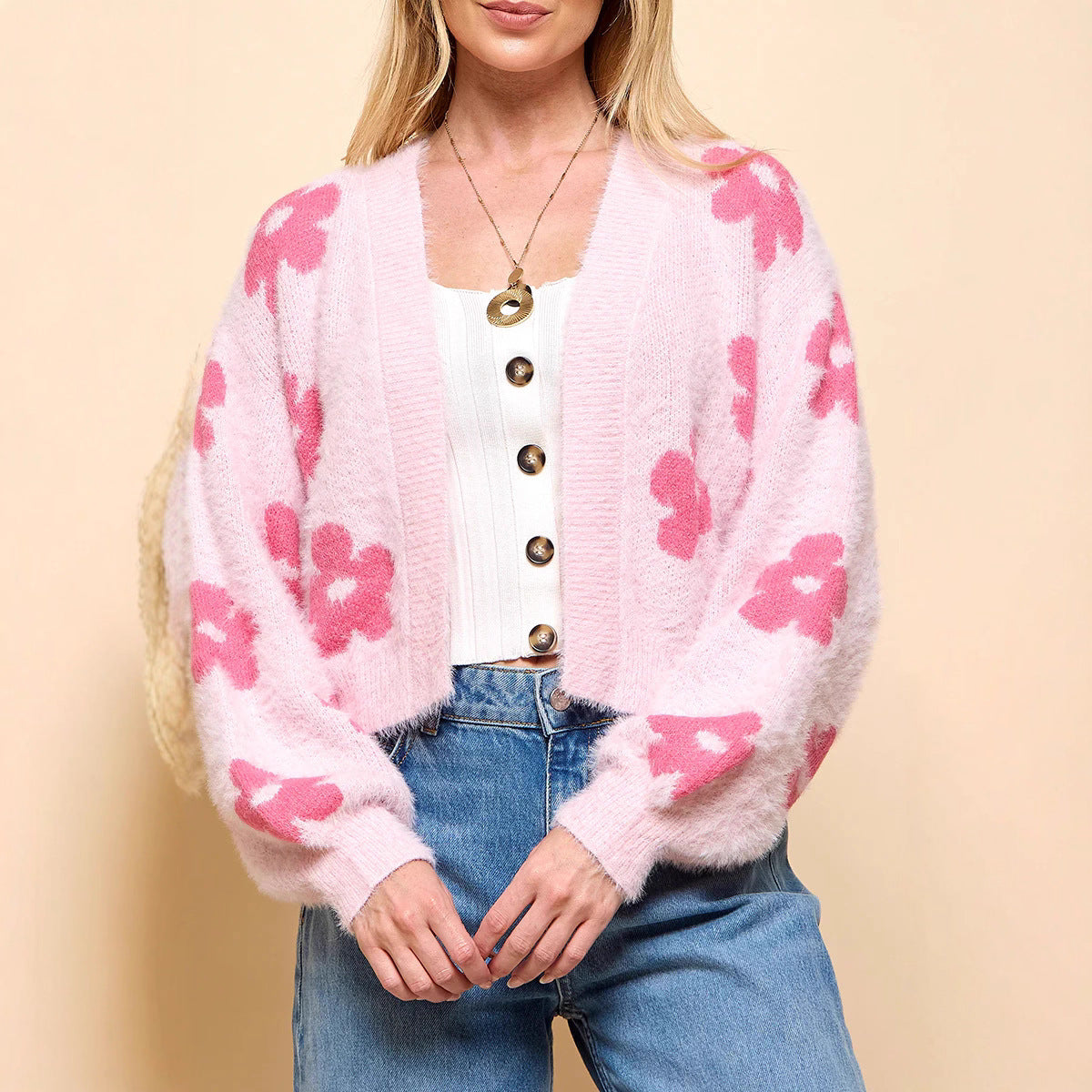 Dames cardigan moelleux avec motif floral Chic und Stil