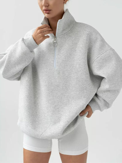 Pull femme décontracté avec capuche, col mi-haut et élégant tirant en anneau Chic und Stil