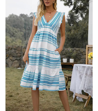 Robe de loisirs pour femmes avec des détails de volants raffinés et un design de ceinture élégant Chic und Stil