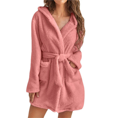 Robe de bain en polaire douillette pour femmes avec capuche et ceinture Chic und Stil
