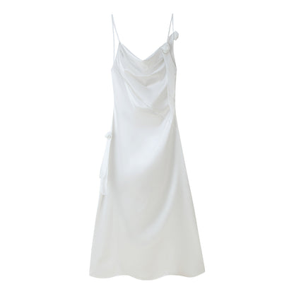 Robe en satin pour femmes avec un design élégant à volants et des bretelles réglables Chic und Stil
