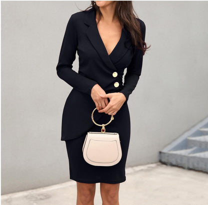 Robe portefeuille élégante pour femmes avec des détails de boutons décoratifs et une coupe cintrée Chic und Stil