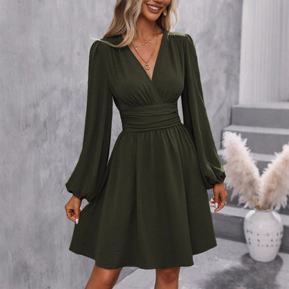 Robe portefeuille moderne pour dames avec des manches bouffantes décontractées et une ceinture à la taille Chic und Stil