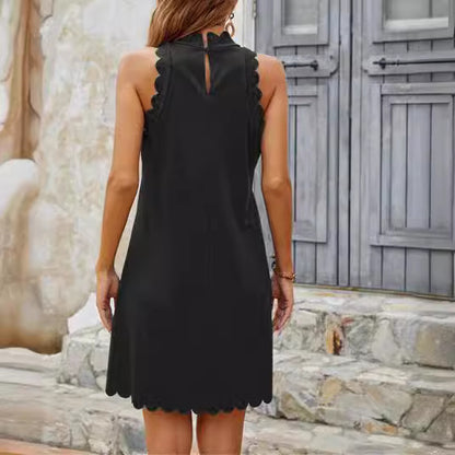 Robe sans manches pour femmes avec décolleté en scallop et coupe fluide Chic und Stil