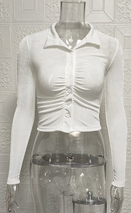 Chemisier à manches longues ajusté pour femmes avec structure et détails de bouton Chic und Stil