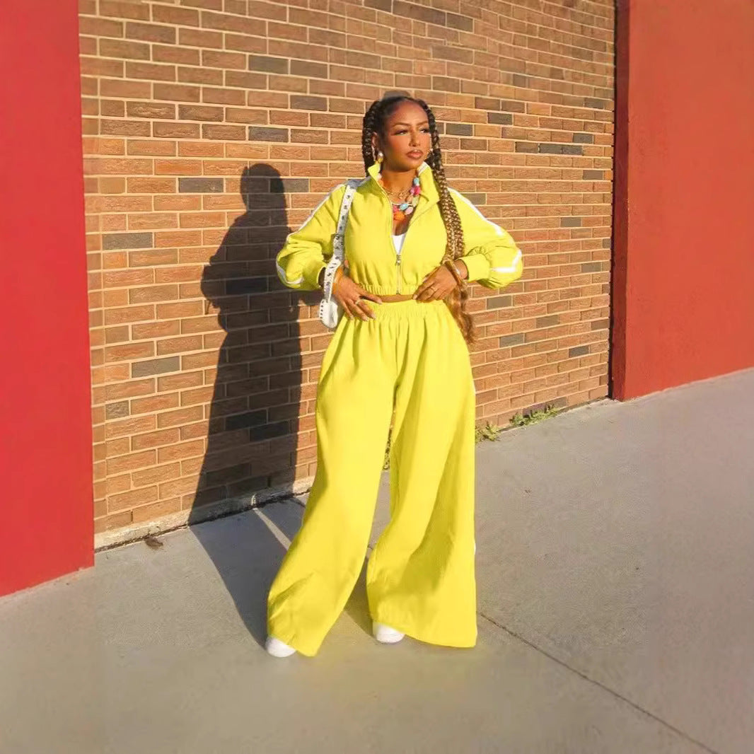Casual tracksuit set for women with short jacket and wide pants Chic and Style