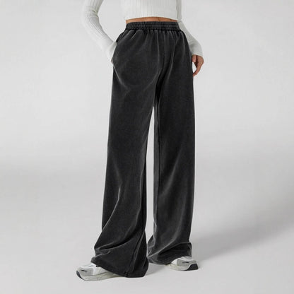 Loose fleece pants for women with elastic waistband and side pockets Chic and Style