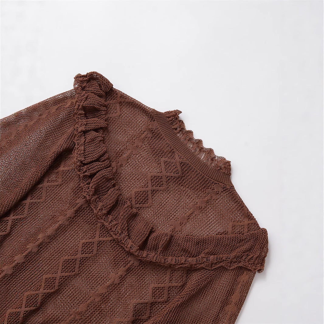 Dames doux haut en tricot avec détails volants et patte de boutonnage Chic und Stil