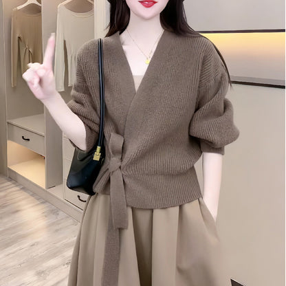 Pull en tricot à enroulement pour femmes avec ceinture à la taille et manches raglan Chic und Stil