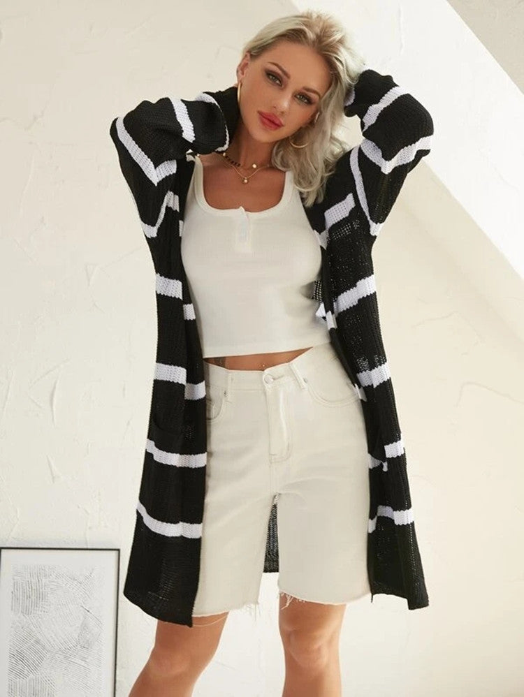 Cardigan pour femmes en tricot décontracté avec design rayé et avant ouvert Chic und Stil