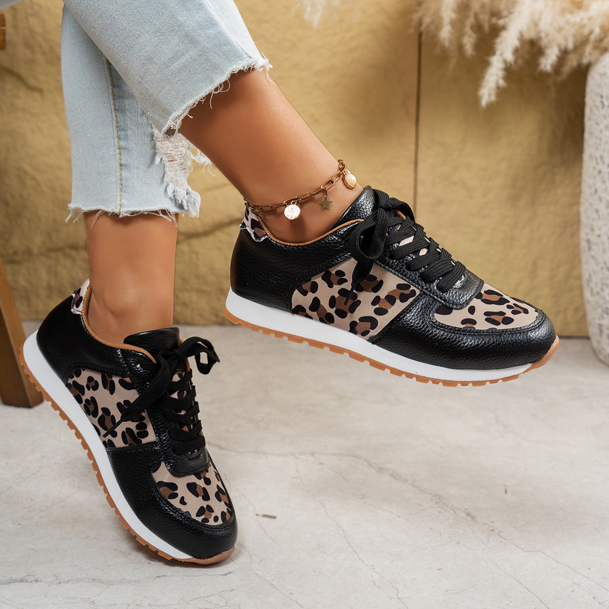 Baskets pour femmes avec motif léopard et semelle respirante Chic und Stil
