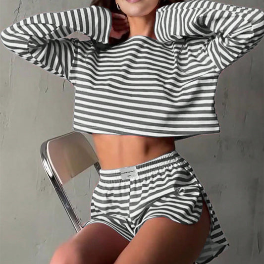 Ensemble décontracté rayé pour femmes avec top court et shorts Chic und Stil