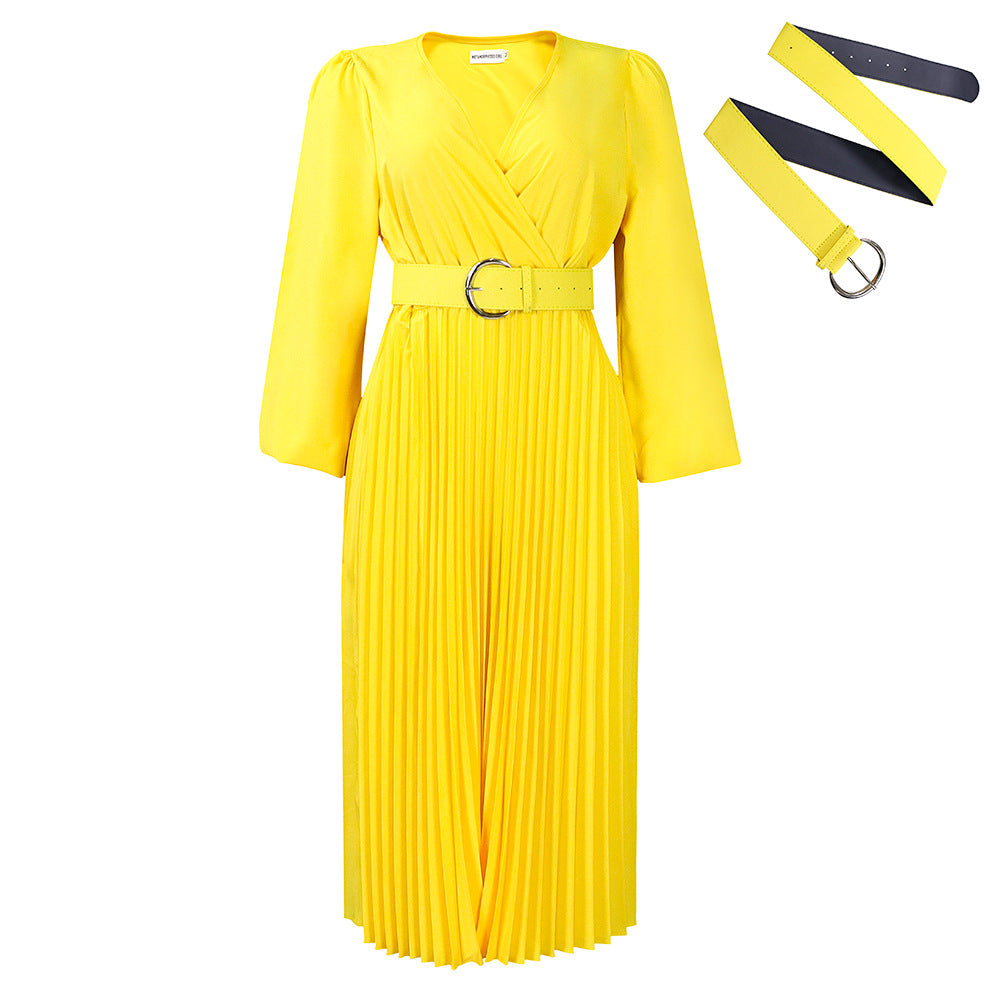 Robe portefeuille pour femmes avec des plis élégants et une ceinture cintrée Chic und Stil