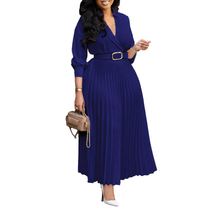 Robe portefeuille plissée pour femmes avec ceinture et joli col Chic und Stil