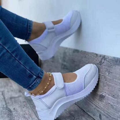 Baskets lacées confortables pour dames avec bande élastique et surface respirante Chic und Stil