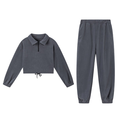 Leisure jumpsuit for women with cropped top and stretchy pants Chic and Style