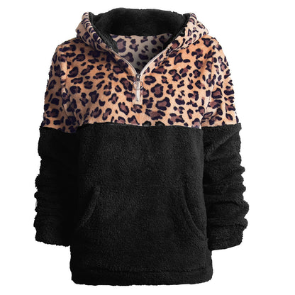 Pull à capuche confortable pour femmes avec un motif léopard excitant et poche kangourou Chic und Stil