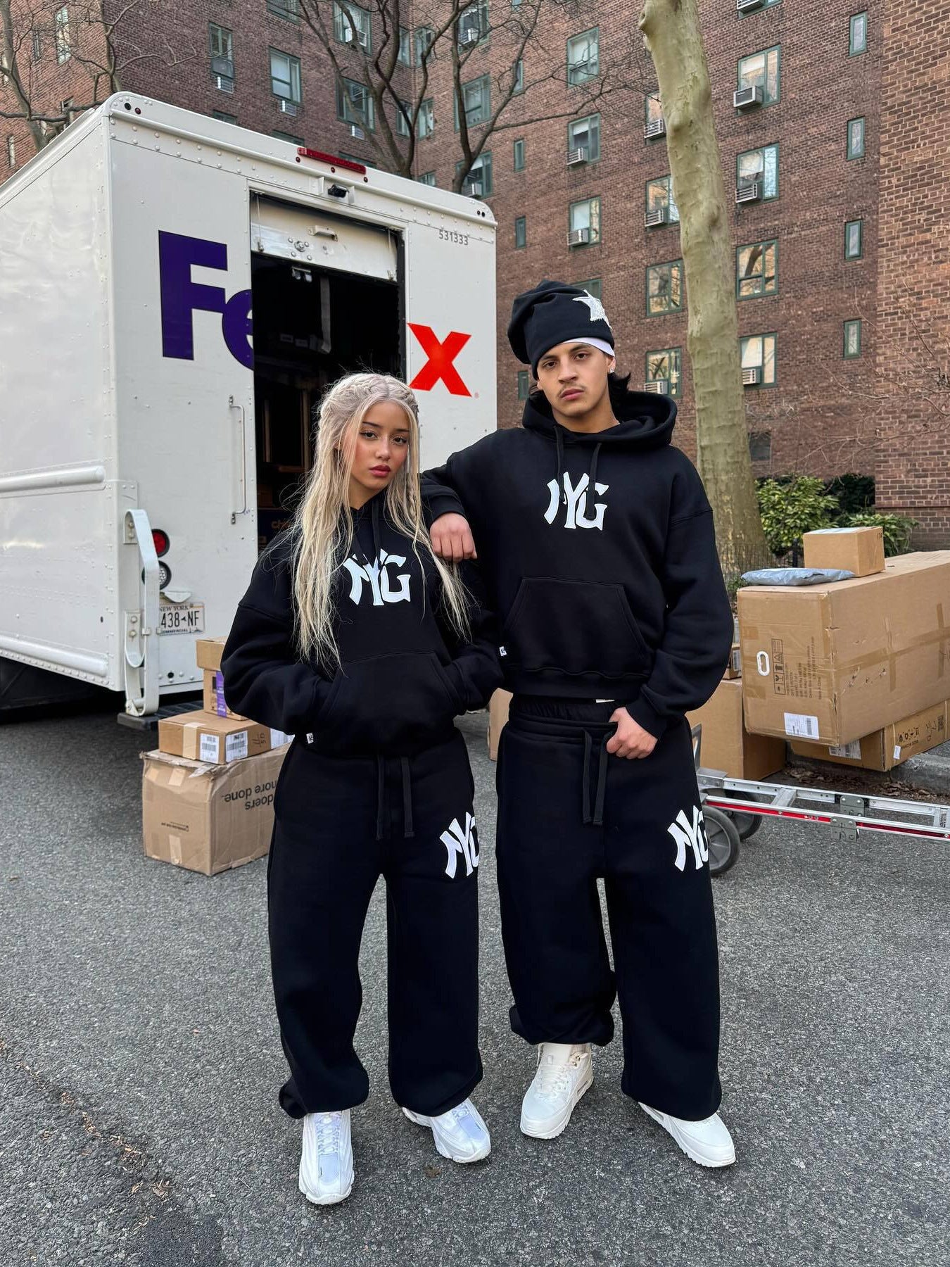 Chic and Style women's hoodie and leisure pants set