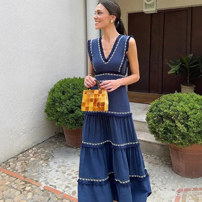 Robe maxi femme avec un élégant décolleté en V et des détails en volants Chic und Stil