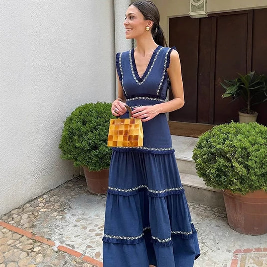 Robe maxi femme avec un élégant décolleté en V et des détails en volants Chic und Stil