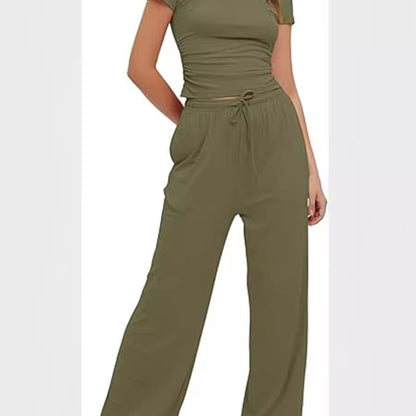 Casual set for women with crop top and wide pants Chic und Stil