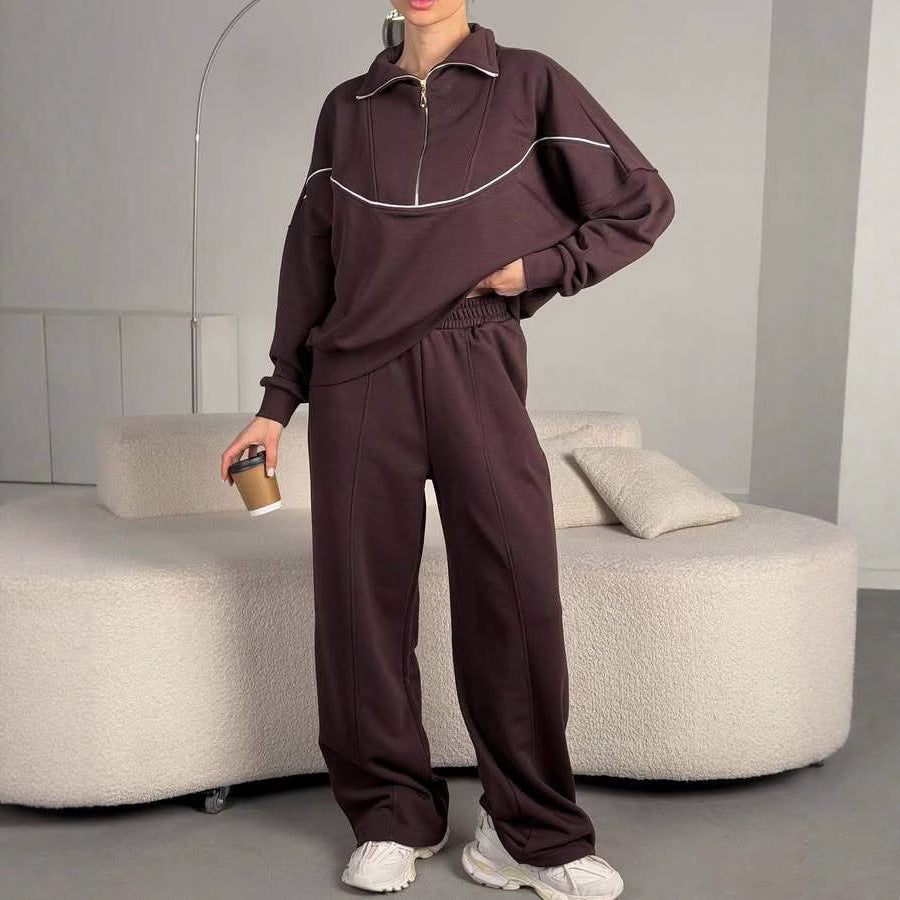 Women's sports top with short zip and matching casual pants Chic and Style