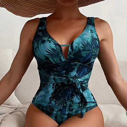 Maillot de bain une pièce pour femme avec un design croisé raffiné et un motif à la mode Chic und Stil