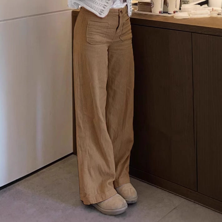 Comfortable and elegant corduroy pants for women with flared leg Chic and Style