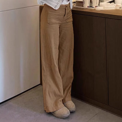 Comfortable and elegant corduroy pants for women with flared leg Chic and Style