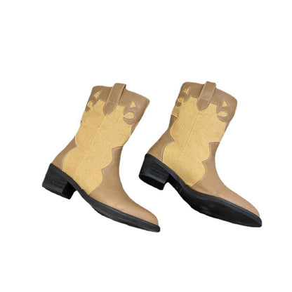 Bottes western pour femmes avec des détails découpés à la mode et un talon bloc robuste Chic und Stil