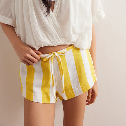 Shorts pour dames en molleton doux avec des bandes contrastées Chic und Stil