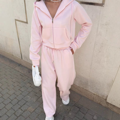 Women's sports leisure set with a trendy cropped hoodie and chic wide-leg pants.