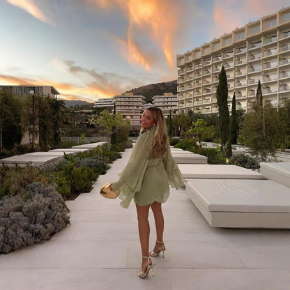 Robe maxi aérée pour femmes avec des détails de volants volumineux Chic und Stil