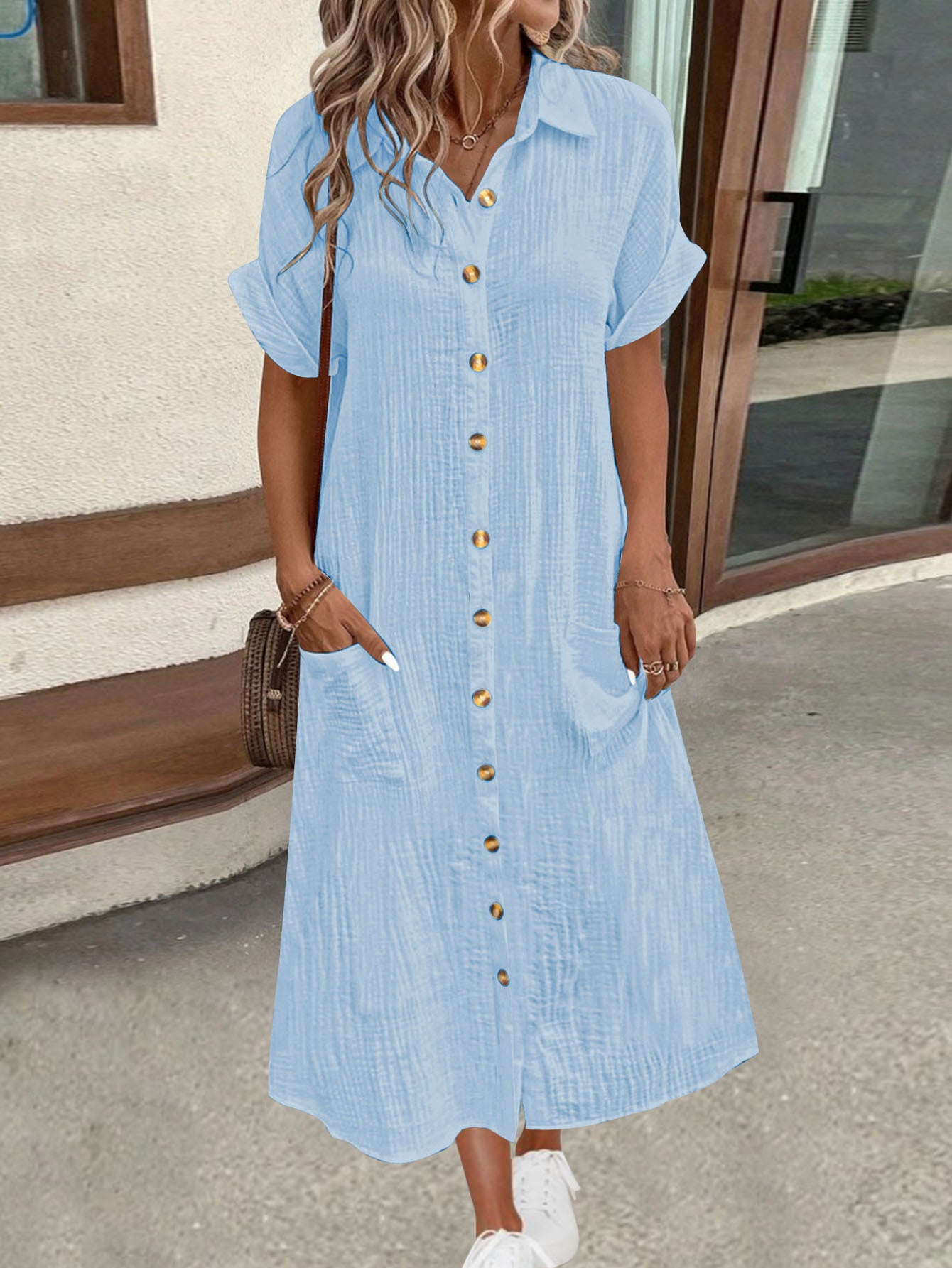 Robe chemise pour femmes avec des boutons décoratifs et des poches pratiques Chic und Stil