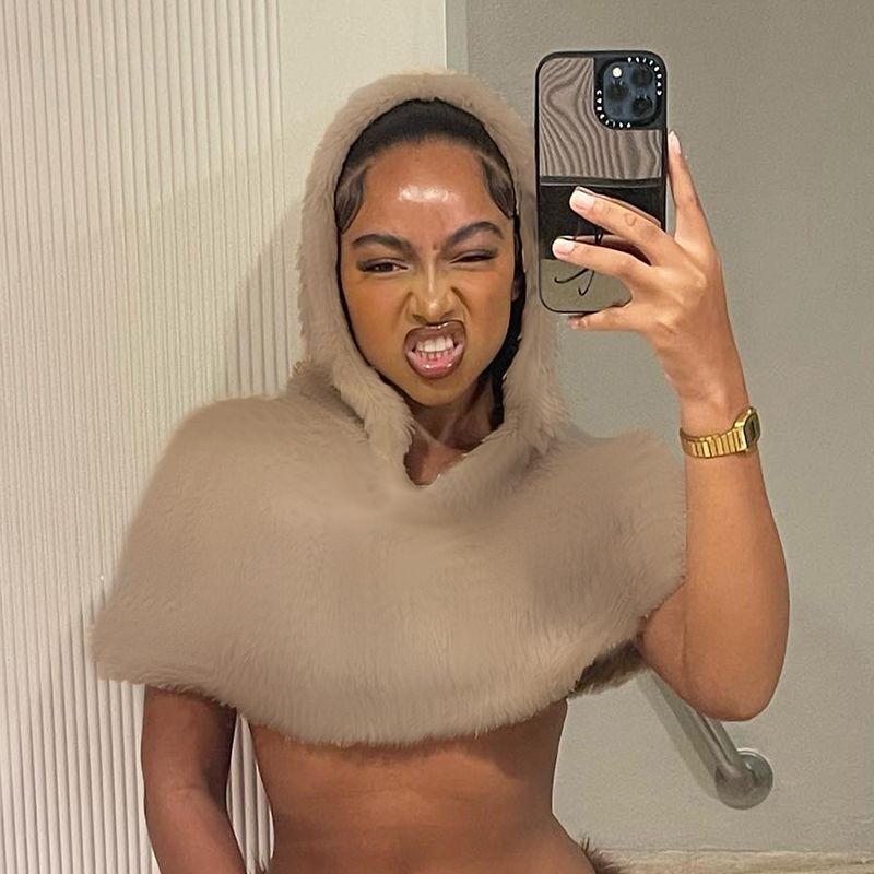 Dames Cape en fausse fourrure à capuche Chic und Stil