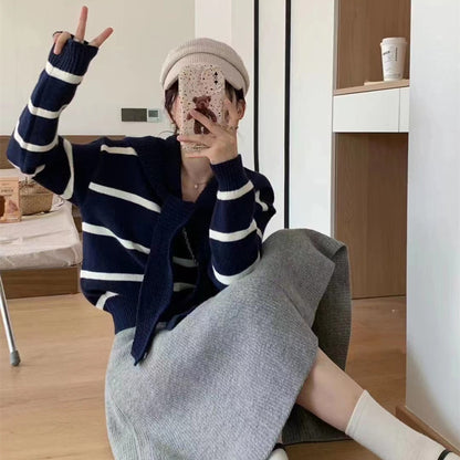 Pull femme rayé avec col doux et boucle pratique Chic und Stil