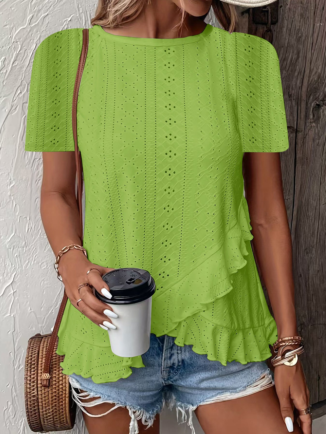 Blouse pour femmes avec des détails à volants et un insert floral Chic und Stil