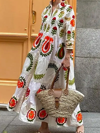 Robe à manches longues à carreaux pour femmes avec broderies florales Chic und Stil