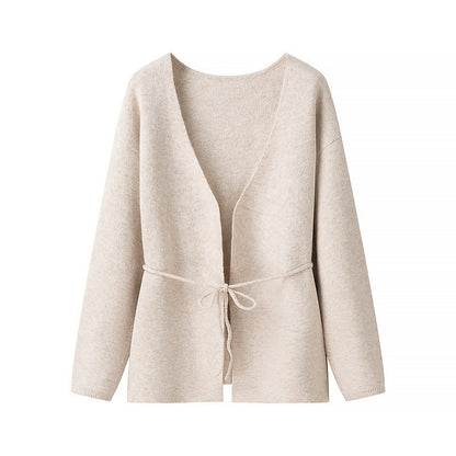 Dames Gilet en maille douillette avec décolleté en V profond et cordon de taille Chic und Stil